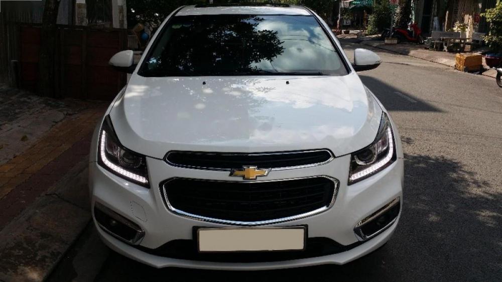 Chevrolet Cruze 2017 - Cần bán xe Chevrolet Cruze đời 2017, màu trắng