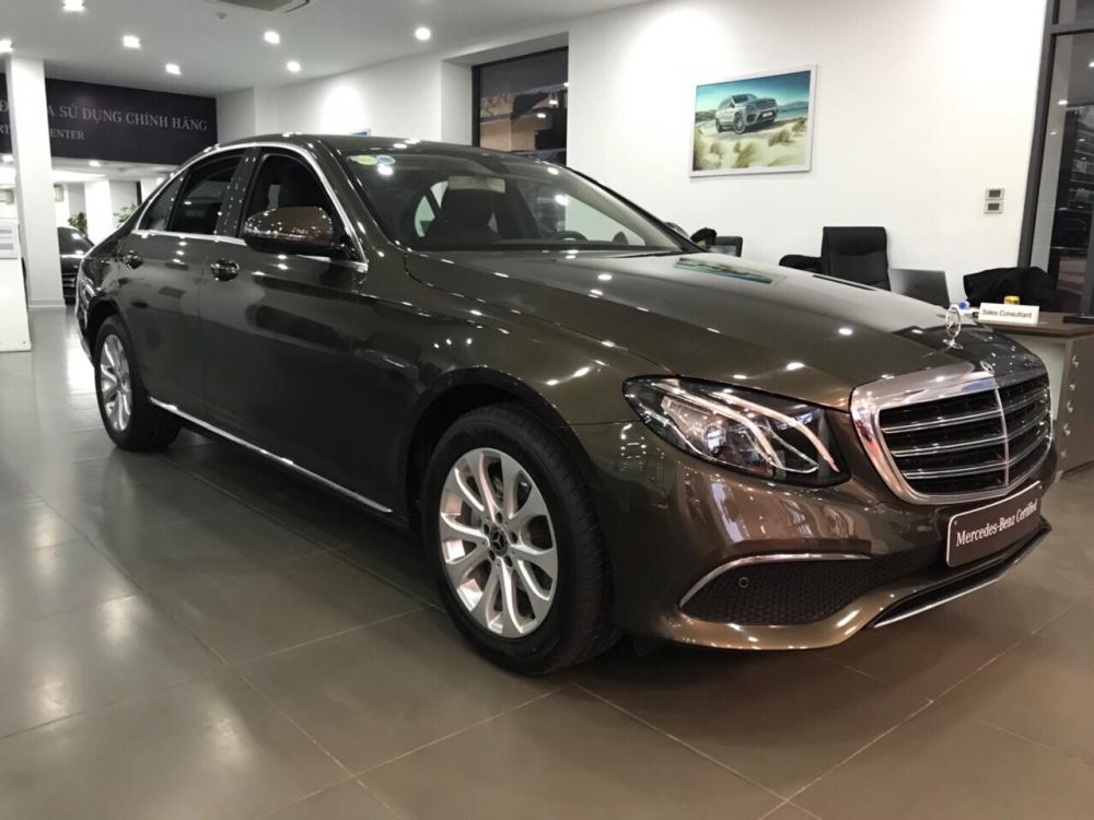 Mercedes-Benz C class E200 2017 - Bán xe Mercedes C200 lướt 2018 màu nâu, xanh, bạc, đen