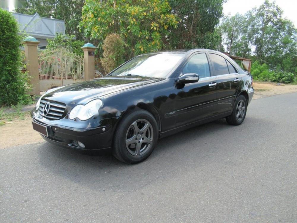 Mercedes-Benz C class C180 AT 2001 - Bán Mercedes C180 AT đời 2001, màu đen, giá 215tr