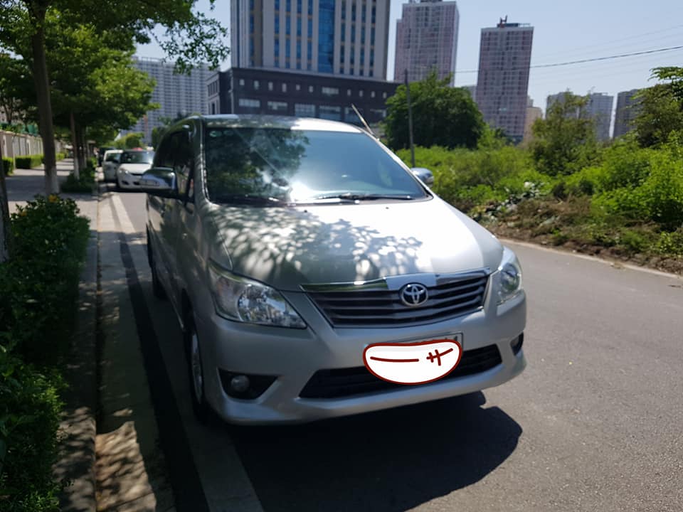 Toyota Innova 2.0E 2012 - Bán ô tô Toyota Innova 2.0E đời 2012, màu bạc