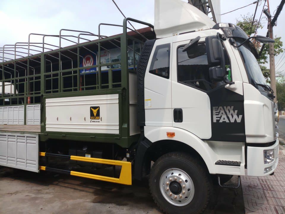Howo La Dalat 2017 - Xe tải FAW 7.8 tấn thùng bạt dài 9.7m, hỗ trợ trả góp cao đến 80% giá trị xe, giá tốt