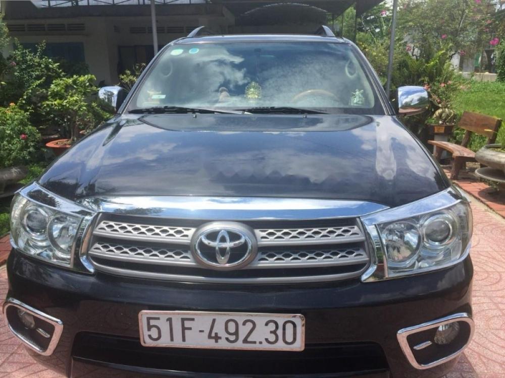 Toyota Fortuner V 2010 - Bán Toyota Fortuner V 2010, màu đen, xe nhập  