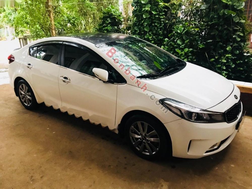 Kia Cerato 1.6 MT 2016 - Bán Kia Cerato 1.6 MT đời 2016, màu trắng 