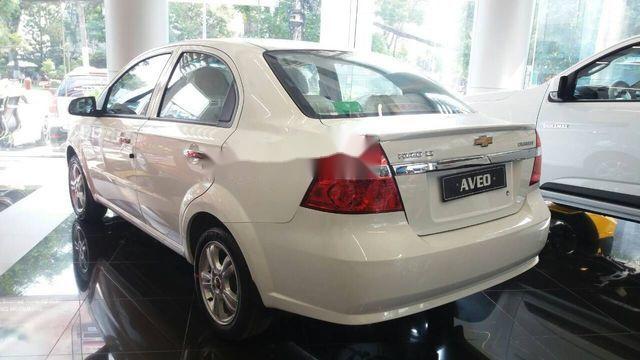 Chevrolet Aveo   MT  2018 - Bán Chevrolet Aveo MT sản xuất 2018, màu trắng