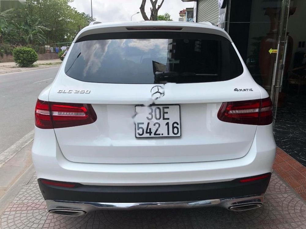 Mercedes-Benz Smart GLC 250 4Matic 2017 - Bán Mercedes GLC 250 4Matic năm sản xuất 2017, màu trắng