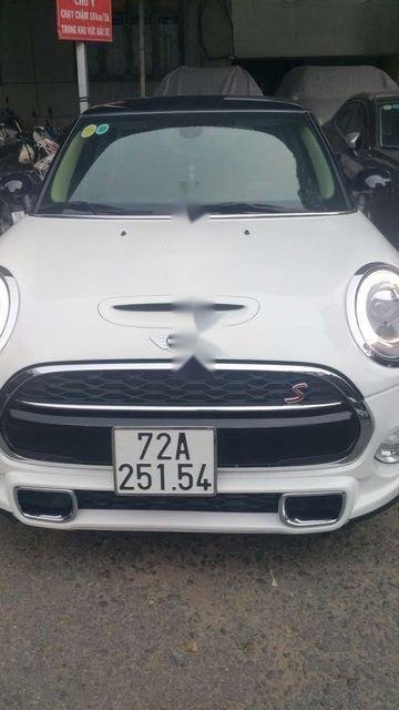 Mini Cooper 2014 - Bán xe Mini Cooper sản xuất năm 2014, màu trắng còn mới