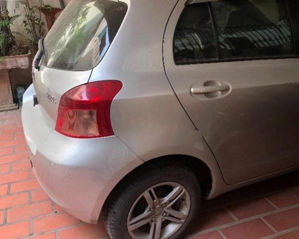 Toyota Yaris 2008 - Bán Toyota Yaris 2008, màu bạc, nhập khẩu  