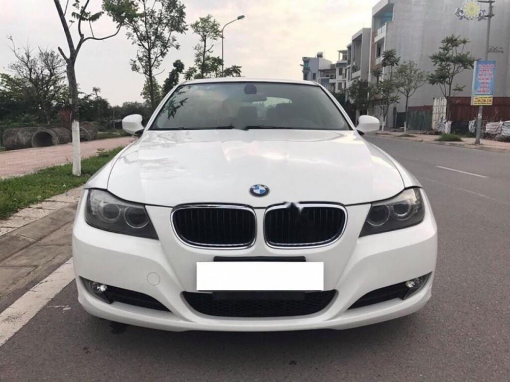 BMW 3 Series 320i 2009 - Chính chủ bán BMW 3 Series 320i đời 2009, màu trắng, xe nhập