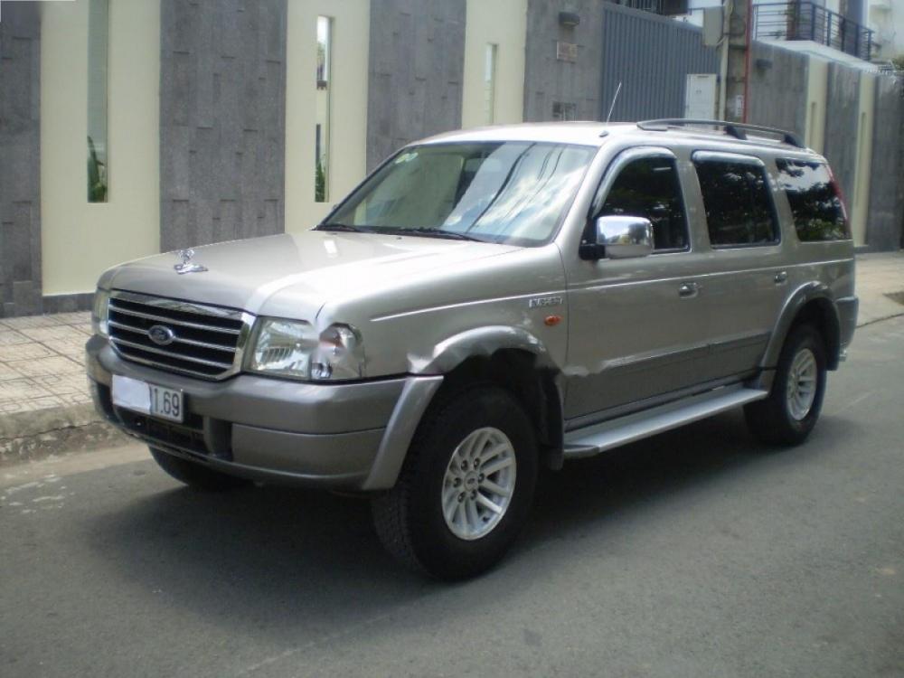 Ford Everest 2.6L 4x2 MT 2006 - Bán Ford Everest 2.7MT đời 2006, màu hồng phấn