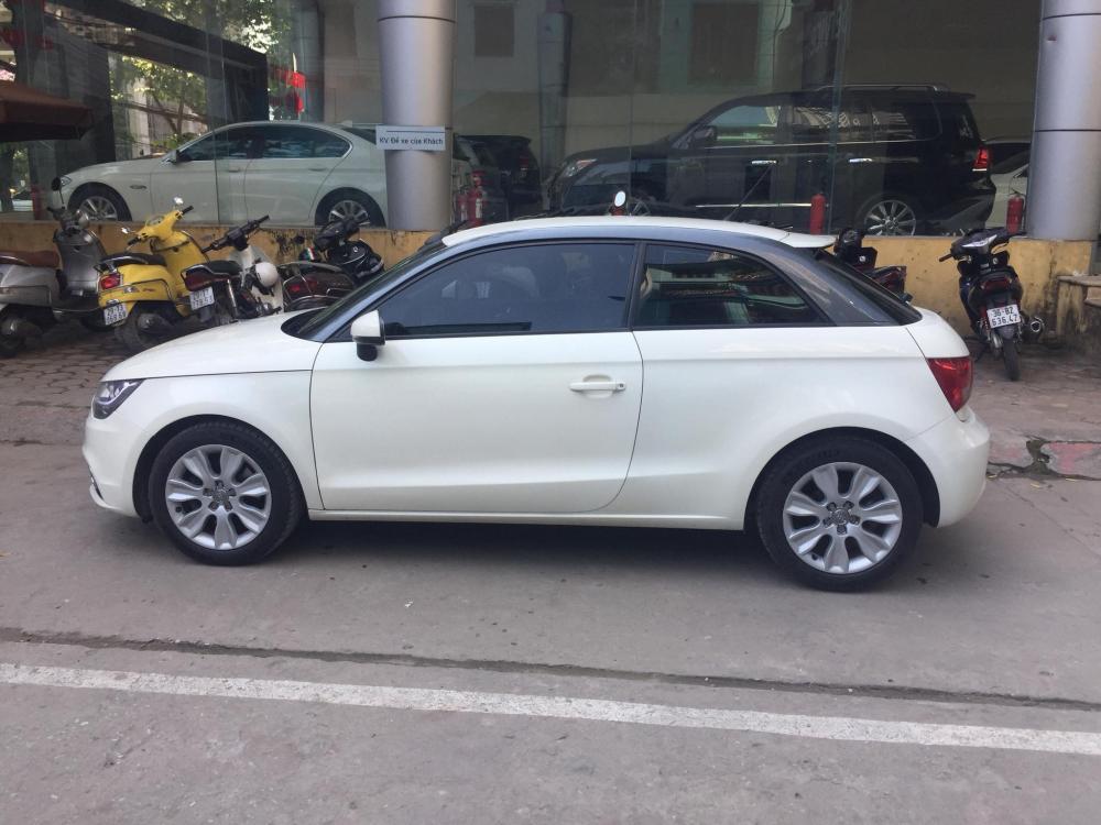 Audi A1 2010 - Bán Audi A1 năm sản xuất 2010, màu trắng nhập khẩu nguyên chiếc