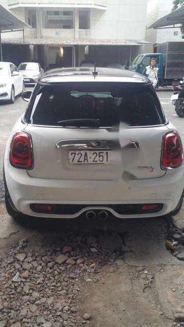 Mini Cooper 2014 - Bán xe Mini Cooper sản xuất năm 2014, màu trắng còn mới