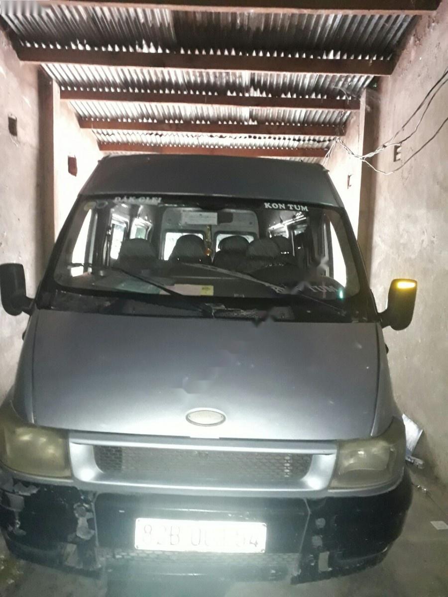 Ford Transit 2.4L 2004 - Bán Ford Transit 2.4L sản xuất 2004, màu bạc, giá 135tr