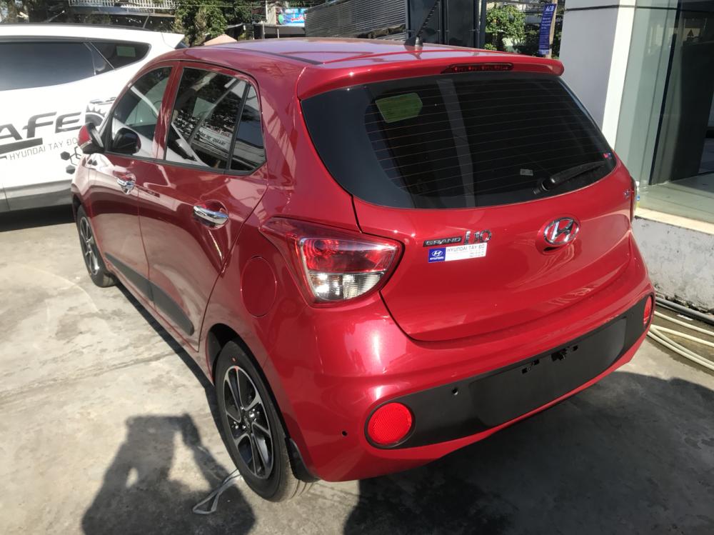 Hyundai Grand i10 1.2AT 2018 - Bán xe Hyundai Grand i10 sản xuất 2018 màu đỏ, 420 triệu