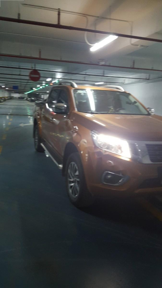 Nissan Navara VL 2.5 AT 4WD 2015 - Cần bán gấp Nissan Navara VL 2.5 AT 4WD sản xuất năm 2015, nhập khẩu, 620tr