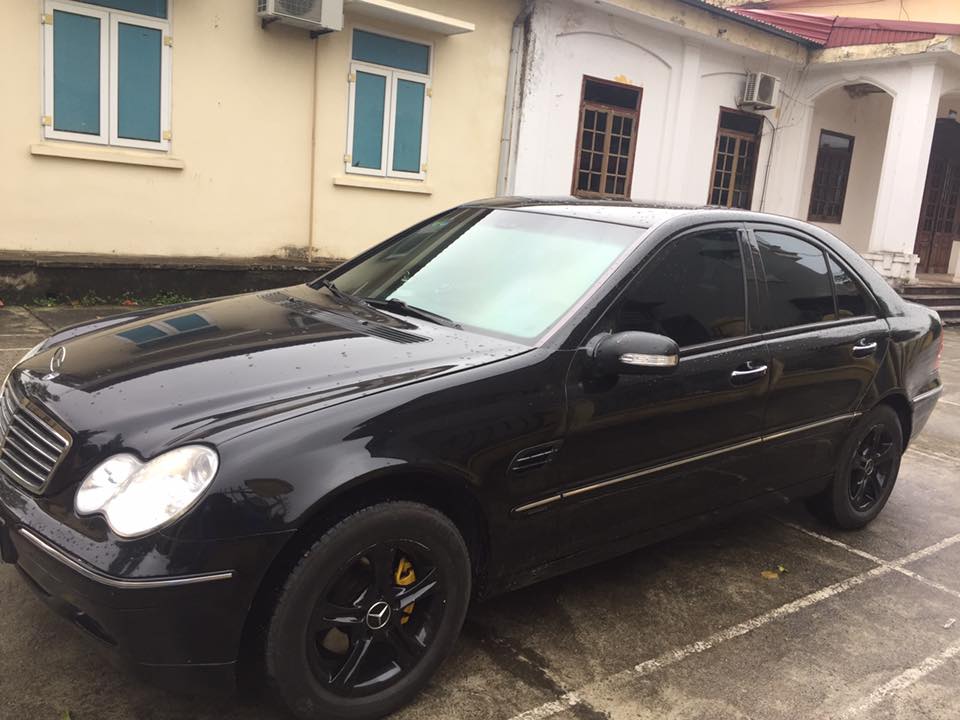 Mercedes-Benz C class C200 2001 - Bán Mercedes C200 sản xuất 2001, màu đen, xe nhập