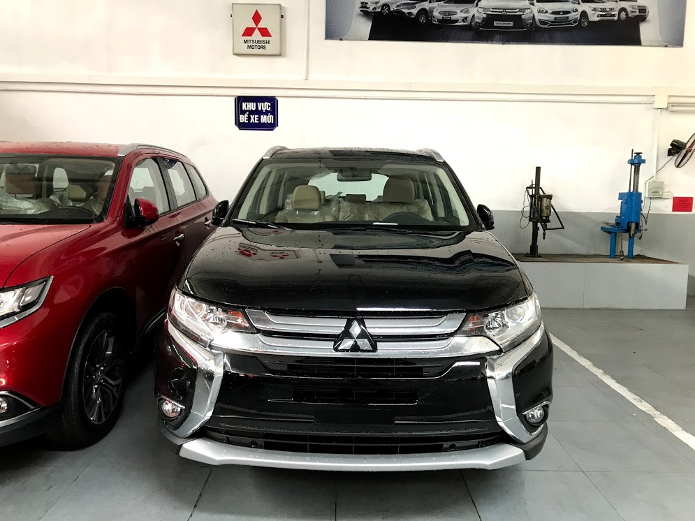 Mitsubishi Outlander 2.0 CVT 2018 - [Hot] bán Mitsubishi Outlander 2.0 CVT 2018, giá cực tốt