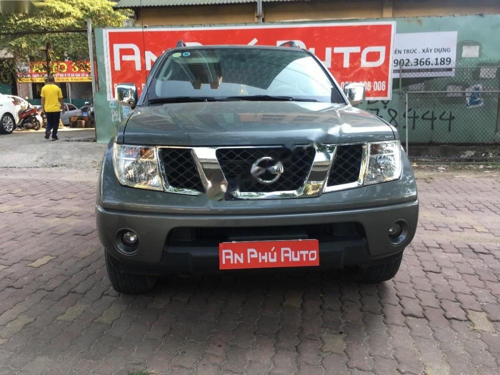 Nissan Navara LE 2.5MT 4WD 2012 - Bán ô tô Nissan Navara LE 4x4 năm sản xuất 2012, màu xám, nhập khẩu 