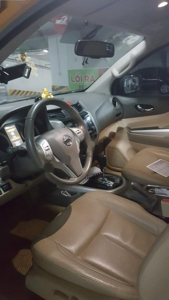 Nissan Navara VL 2.5 AT 4WD 2015 - Cần bán gấp Nissan Navara VL 2.5 AT 4WD sản xuất năm 2015, nhập khẩu, 620tr