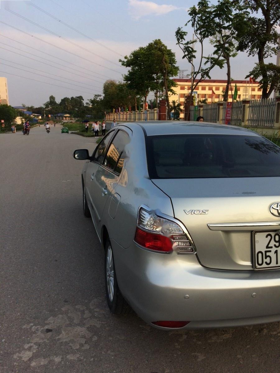 Toyota Vios 2010 - Bán Toyota Vios năm sản xuất 2010, màu bạc, giá tốt