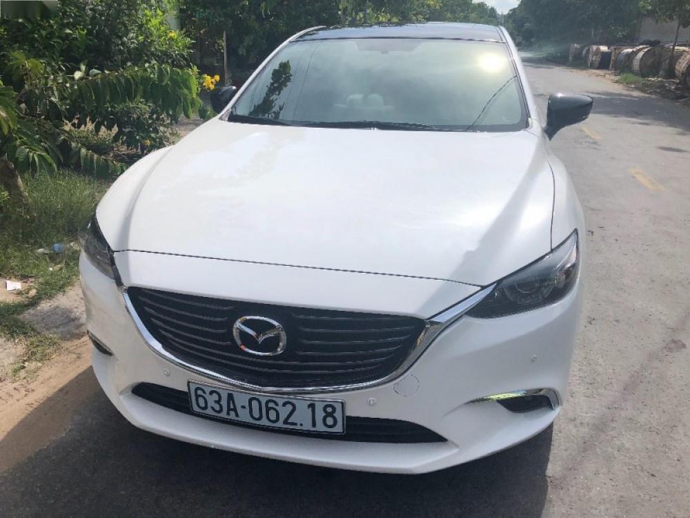 Mazda 6 2.0L 2017 - Cần bán lại xe Mazda 6 2.0L đời 2017, màu trắng