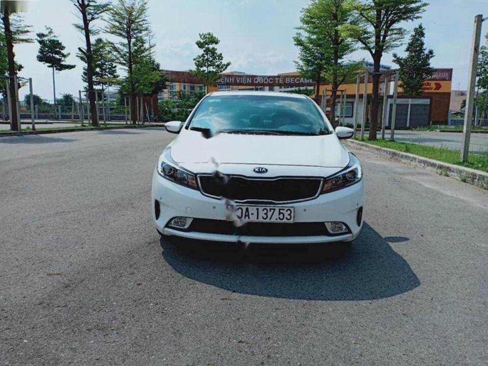 Kia Cerato   2017 - Bán ô tô Kia Cerato sản xuất 2017, màu trắng