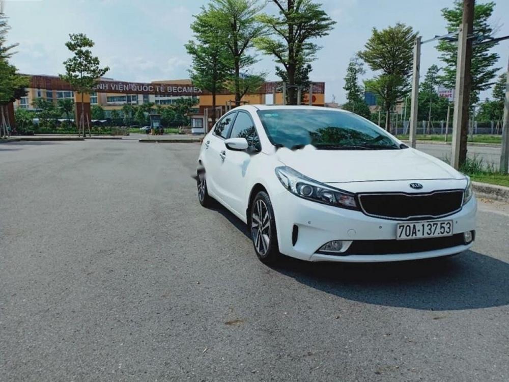 Kia Cerato   2017 - Bán ô tô Kia Cerato sản xuất 2017, màu trắng