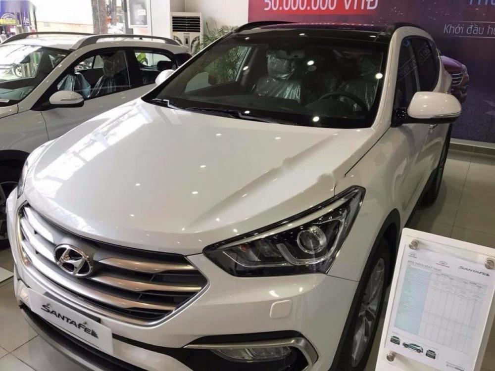 Hyundai Santa Fe 2.4L 4WD 2018 - Cần bán Hyundai Santa Fe 2.4L 4WD năm sản xuất 2018, màu trắng