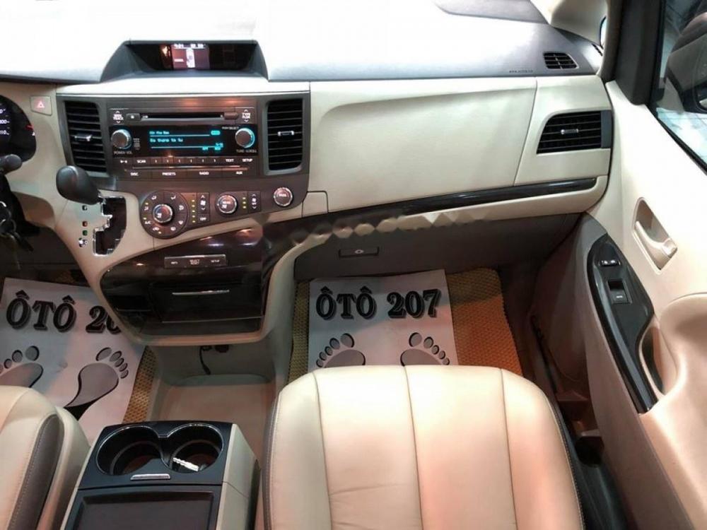 Toyota Sienna LE 3.5 2010 - Bán Toyota Sienna LE 3.5 2010, màu vàng, xe nhập