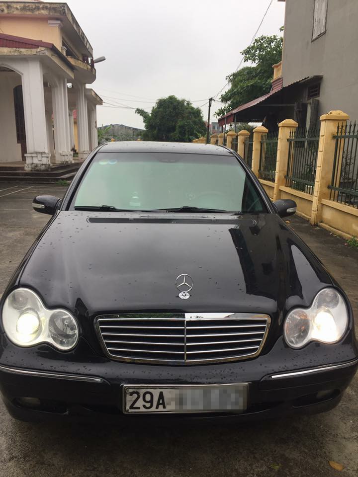 Mercedes-Benz C class C200 2001 - Bán Mercedes C200 sản xuất 2001, màu đen, xe nhập