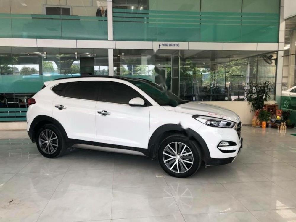 Hyundai Tucson 2.0 ATH 2016 - Bán Hyundai Tucson 2.0 ATH năm sản xuất 2016, màu trắng, nhập khẩu, 888 triệu