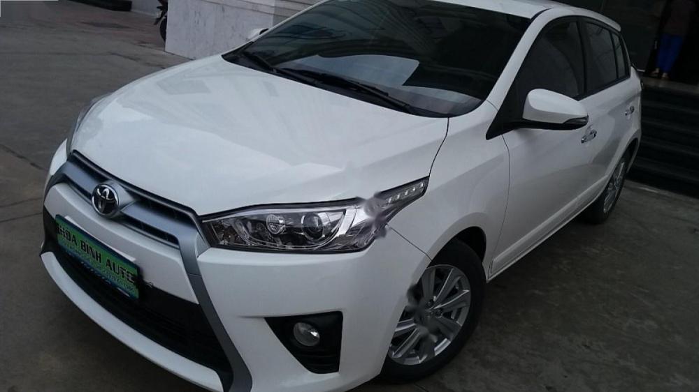 Toyota Yaris G 2015 - Chính chủ bán xe Toyota Yaris G 2015, màu trắng, nhập khẩu