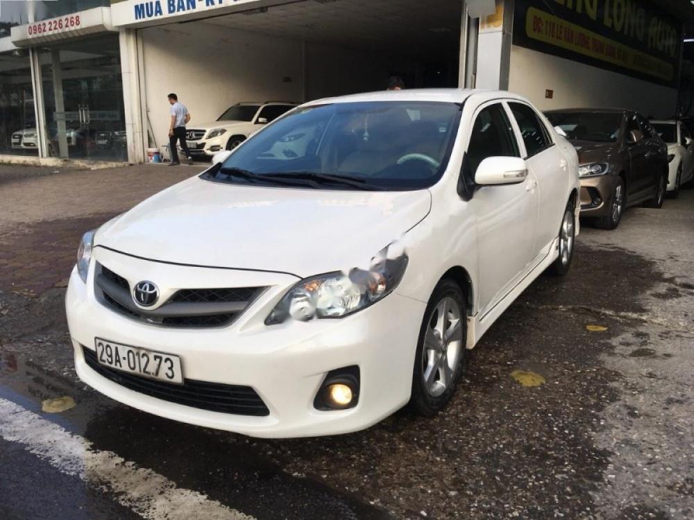 Toyota Corolla altis 2.0V Sportivo 2011 - Bán Toyota Corolla altis 2.0V Sportivo sản xuất 2011, màu trắng