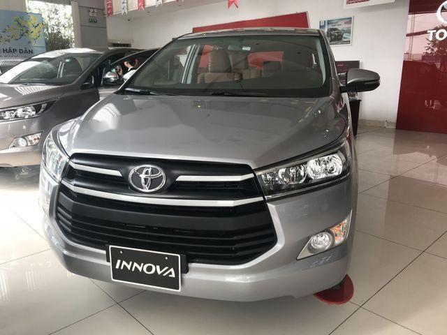 Toyota Innova 2018 - Bán ô tô Toyota Innova 2018, màu xám 