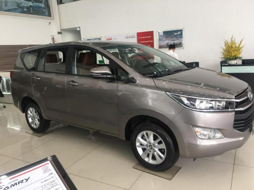 Toyota Innova 2.0G 2018 - Bán Toyota Innova 2.0G đời 2018, màu xám