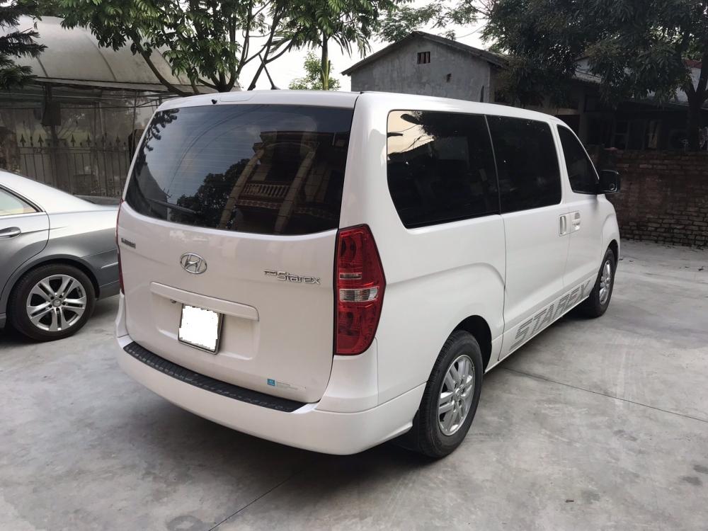 Hyundai Starex 2016 - Bán xe 9 chỗ Hyundai Starex đời cuối 2016, máy dầu, số sàn, phom mới