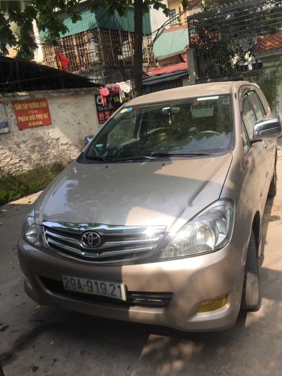 Toyota Innova J 2008 - Bán Toyota Innova J đời 2008, màu bạc 