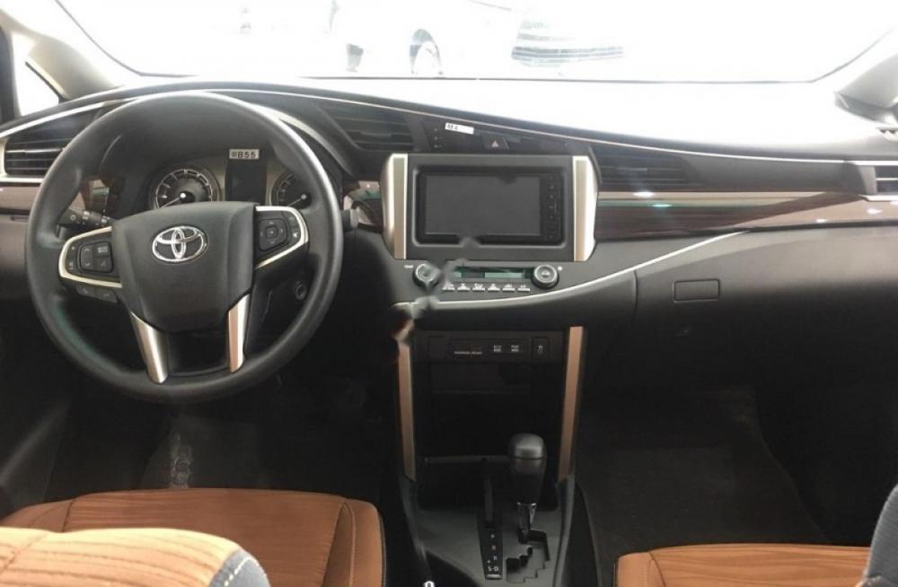 Toyota Innova 2.0G 2018 - Bán Toyota Innova 2.0G đời 2018, màu xám