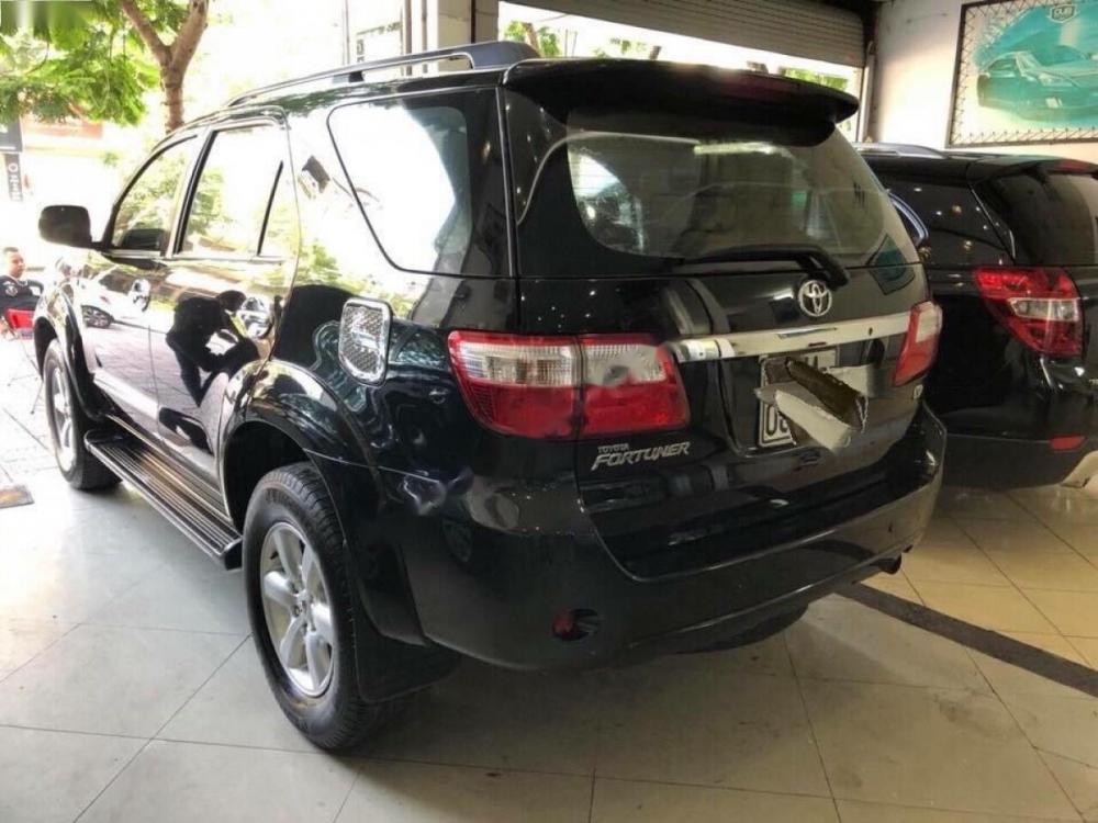 Toyota Fortuner 2.4AT 2011 - Bán Toyota Fortuner 2.4AT đời 2011, màu đen 