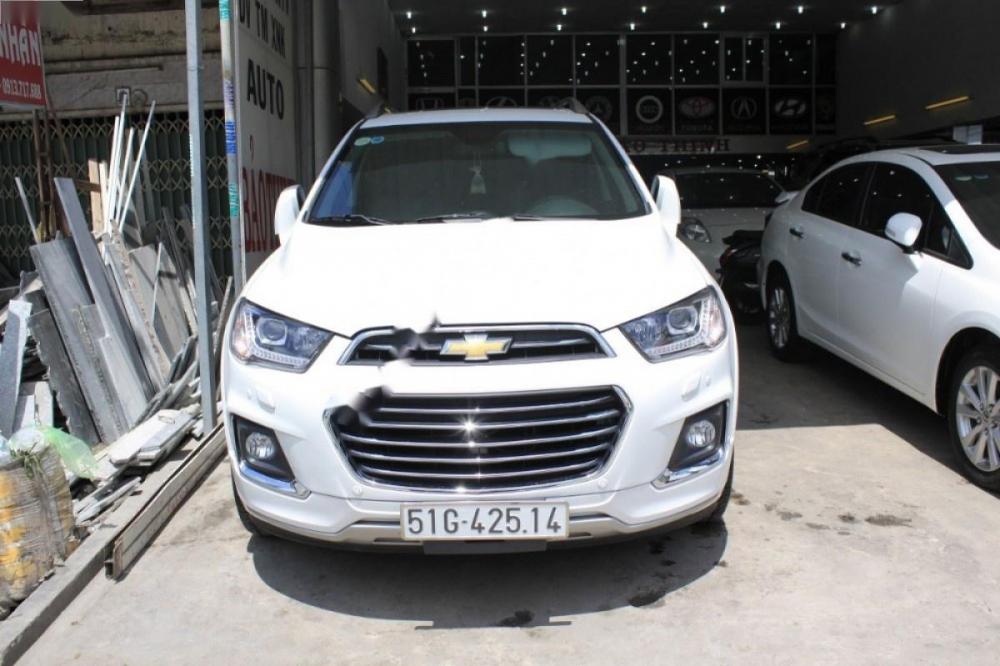 Chevrolet Captiva LTZ 2017 - Bán ô tô Chevrolet Captiva LTZ đời 2017, màu trắng