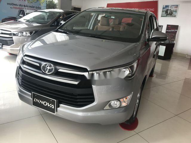 Toyota Innova 2018 - Bán ô tô Toyota Innova 2018, màu xám 