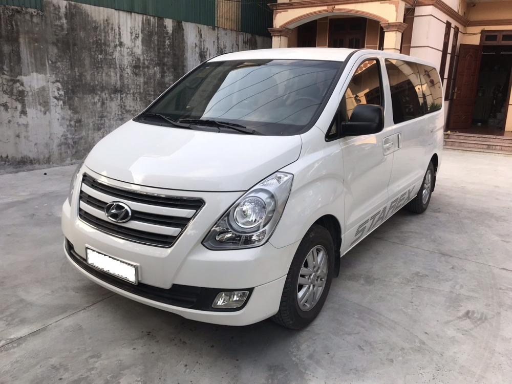 Hyundai Starex 2016 - Bán xe 9 chỗ Hyundai Starex đời cuối 2016, máy dầu, số sàn, phom mới