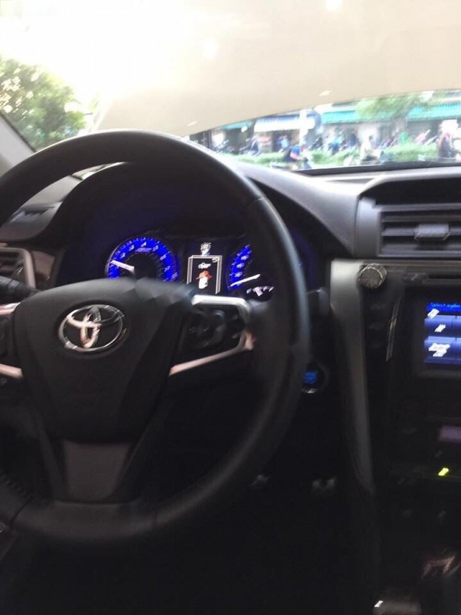 Toyota Camry 2.5Q 2015 - Bán Toyota Camry 2.5Q sản xuất năm 2015, màu vàng