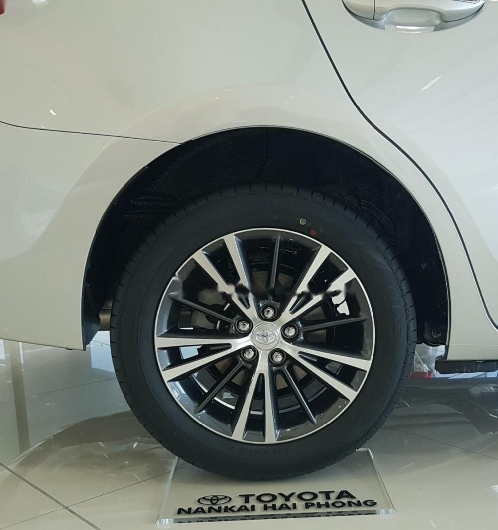 Toyota Corolla altis 1.8G AT 2018 - Bán Toyota Corolla altis 1.8G AT 2018, màu bạc 