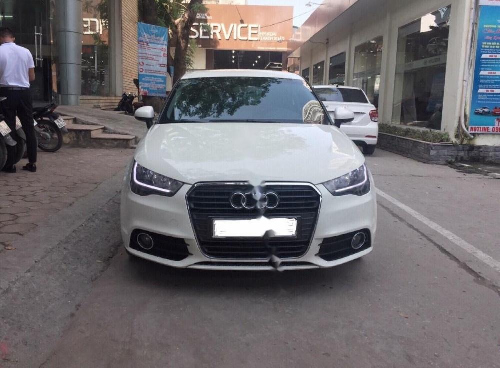 Audi A1 2010 - Chính chủ bán ô tô Audi A1 sản xuất 2010, màu trắng, xe nhập