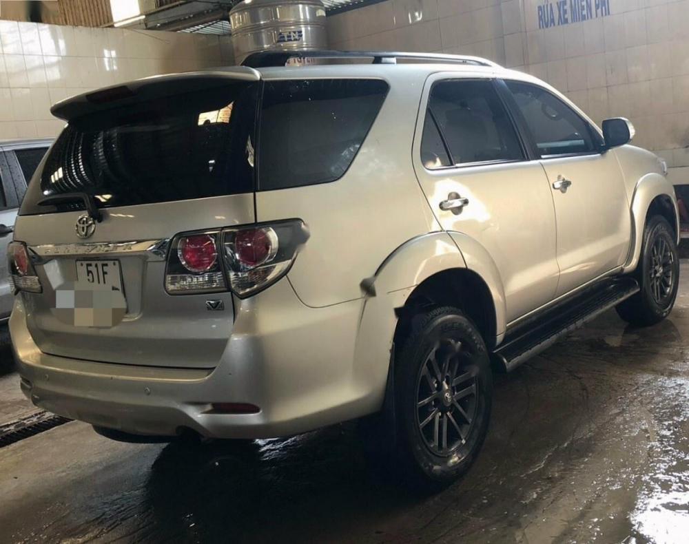 Toyota Fortuner 2015 - Bán xe Toyota Fortuner đời 2015, màu bạc  