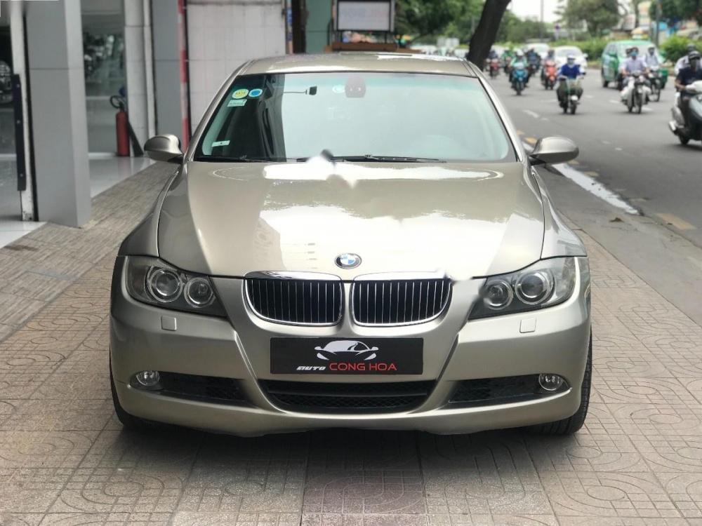 BMW 3 Series 320i 2007 - Bán xe BMW 3 Series 320i năm 2007, màu vàng, xe nhập