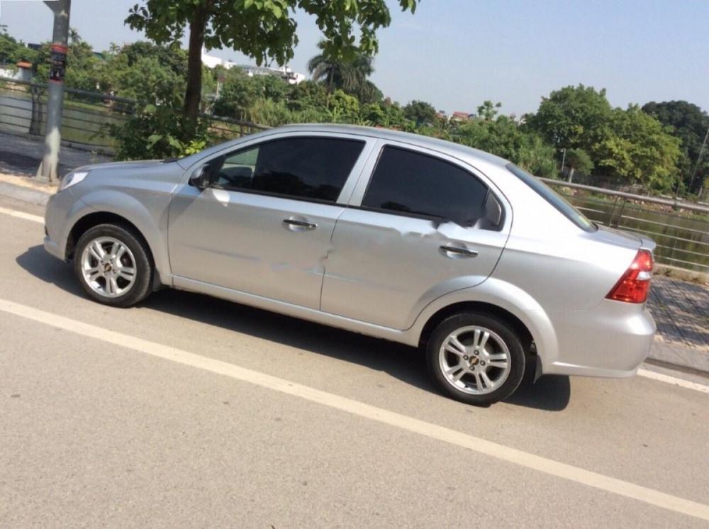 Chevrolet Aveo LT 2017 - Bán Chevrolet Aveo LT 2017, màu bạc