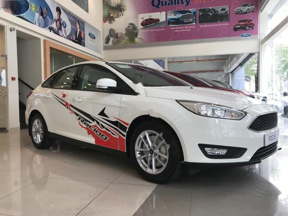 Ford Focus Trend 1.5L 2018 - Bán xe Ford Focus Trend 1.5L năm 2018, màu trắng