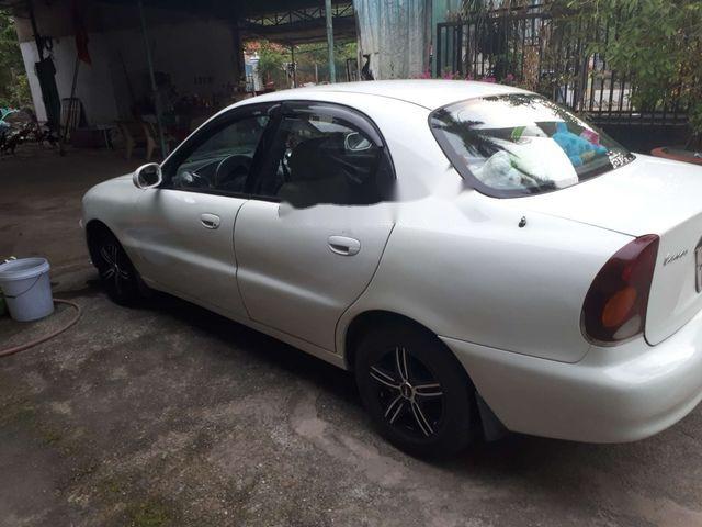 Daewoo Lanos 2002 - Bán Daewoo Lanos sản xuất 2002, màu trắng xe gia đình, giá chỉ 115 triệu