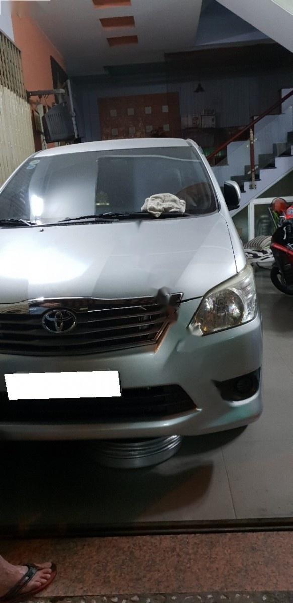 Toyota Innova G 2012 - Cần bán Toyota Innova G sản xuất năm 2012, màu bạc, giá 480tr